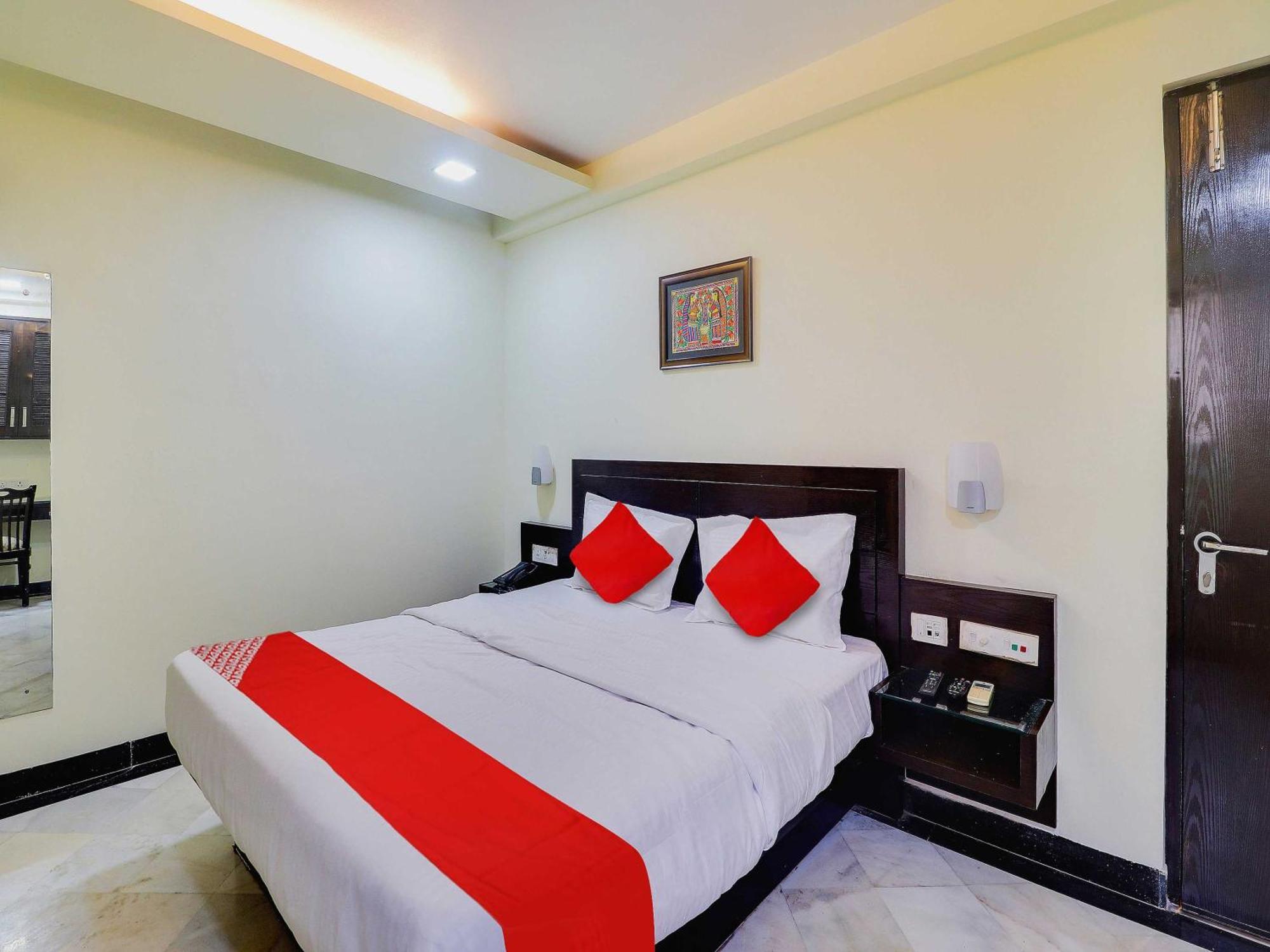 Oyo Flagship Hotel Rudra Palace Agra  Esterno foto