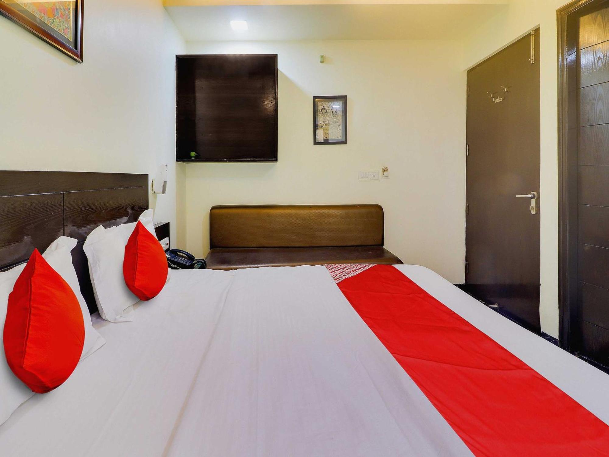 Oyo Flagship Hotel Rudra Palace Agra  Esterno foto