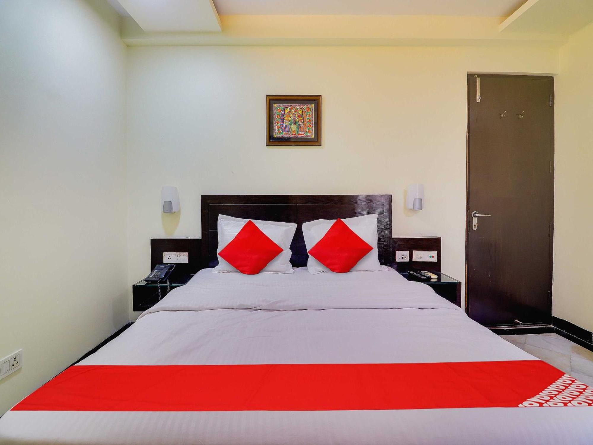 Oyo Flagship Hotel Rudra Palace Agra  Esterno foto