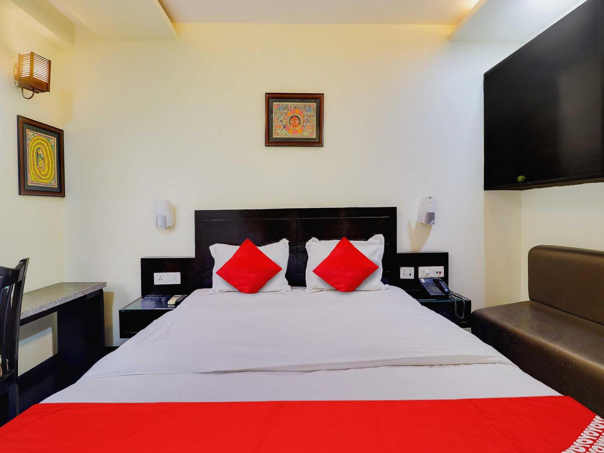 Oyo Flagship Hotel Rudra Palace Agra  Esterno foto