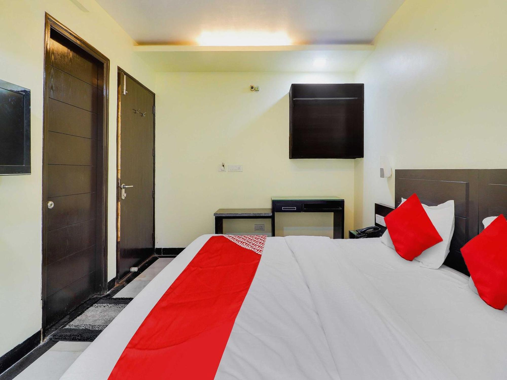 Oyo Flagship Hotel Rudra Palace Agra  Esterno foto