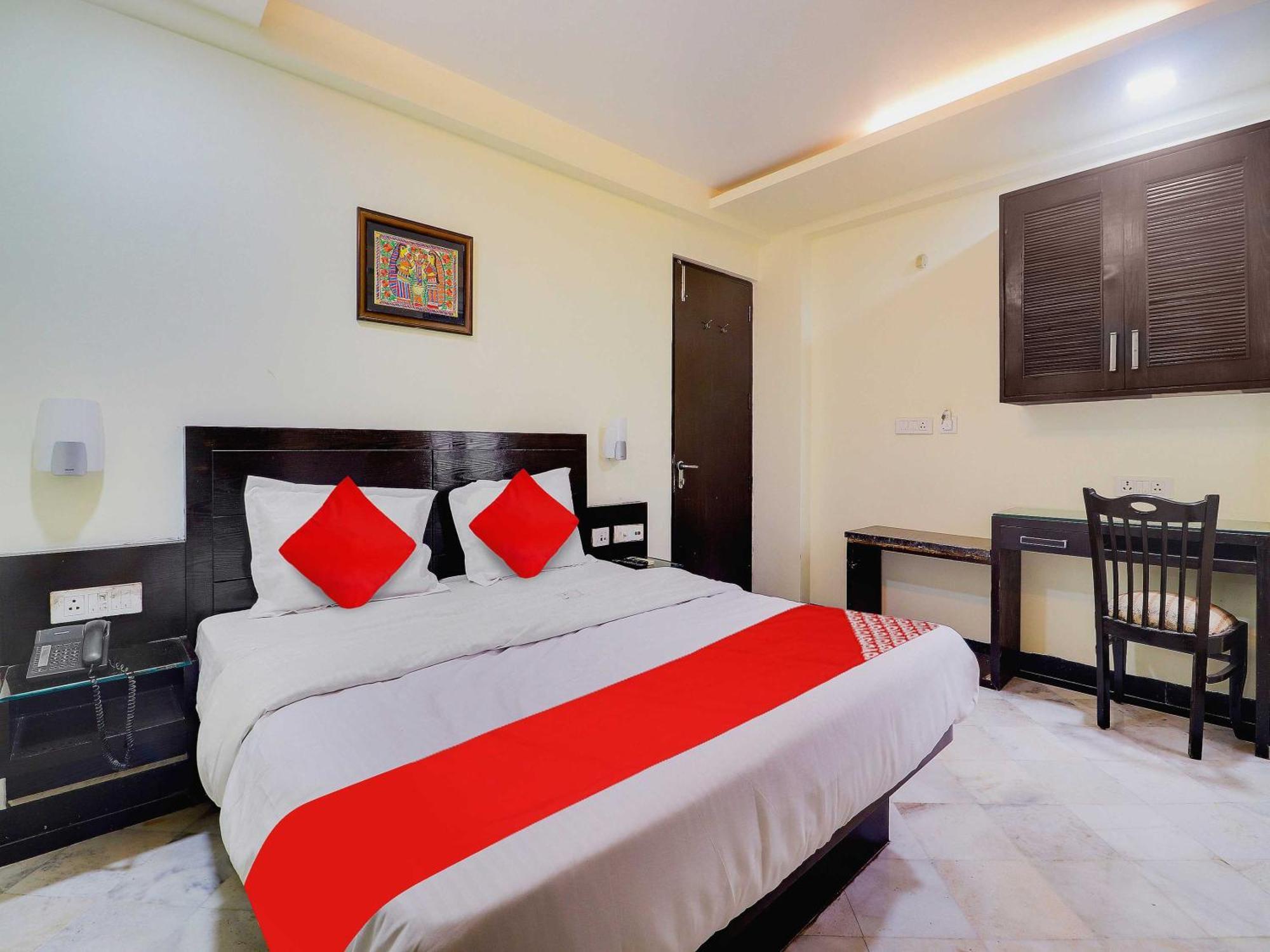 Oyo Flagship Hotel Rudra Palace Agra  Esterno foto