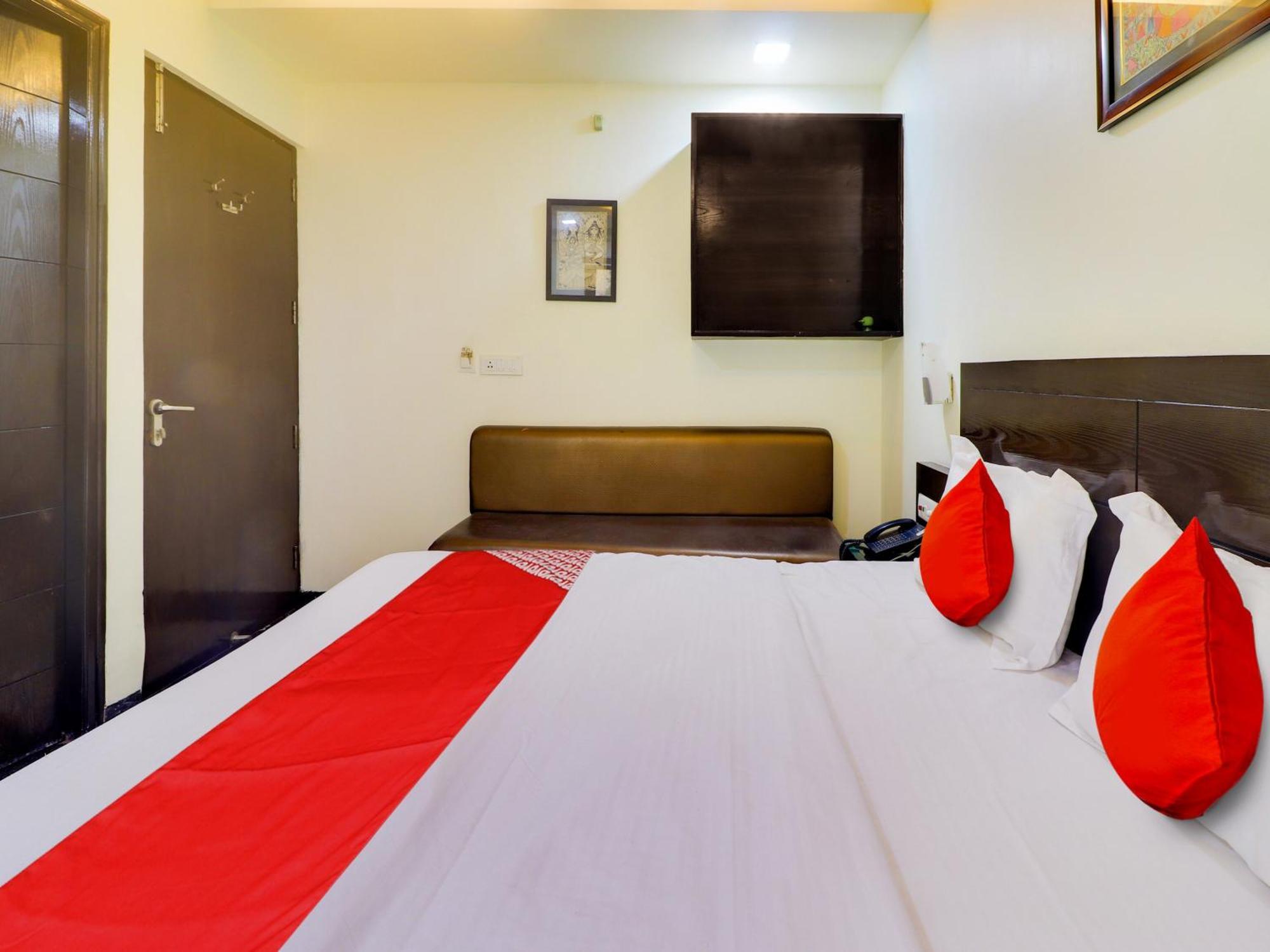 Oyo Flagship Hotel Rudra Palace Agra  Esterno foto