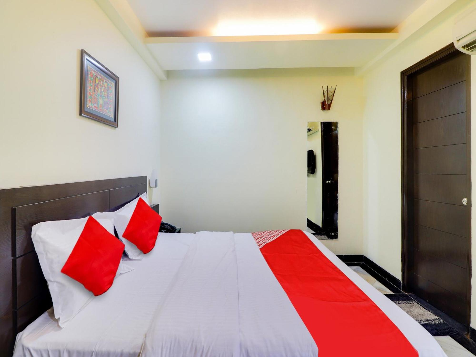 Oyo Flagship Hotel Rudra Palace Agra  Esterno foto